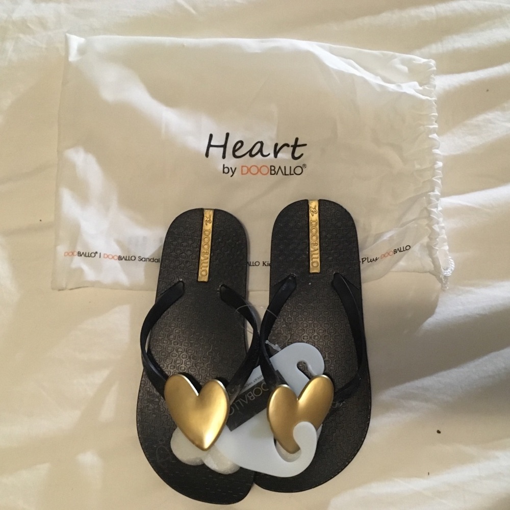 Girls flip flops